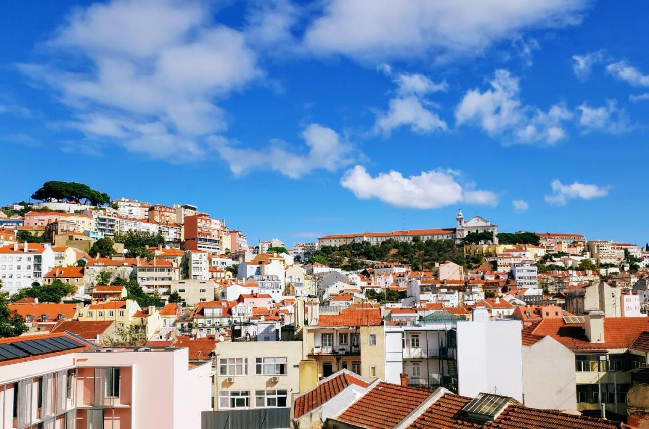 Amazing Downtown Apt With Small Balcony With View Over The Castle Lisboa Exteriör bild