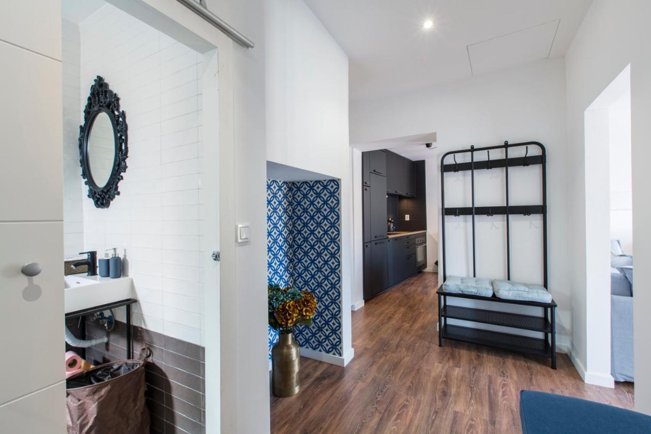 Amazing Downtown Apt With Small Balcony With View Over The Castle Lisboa Exteriör bild